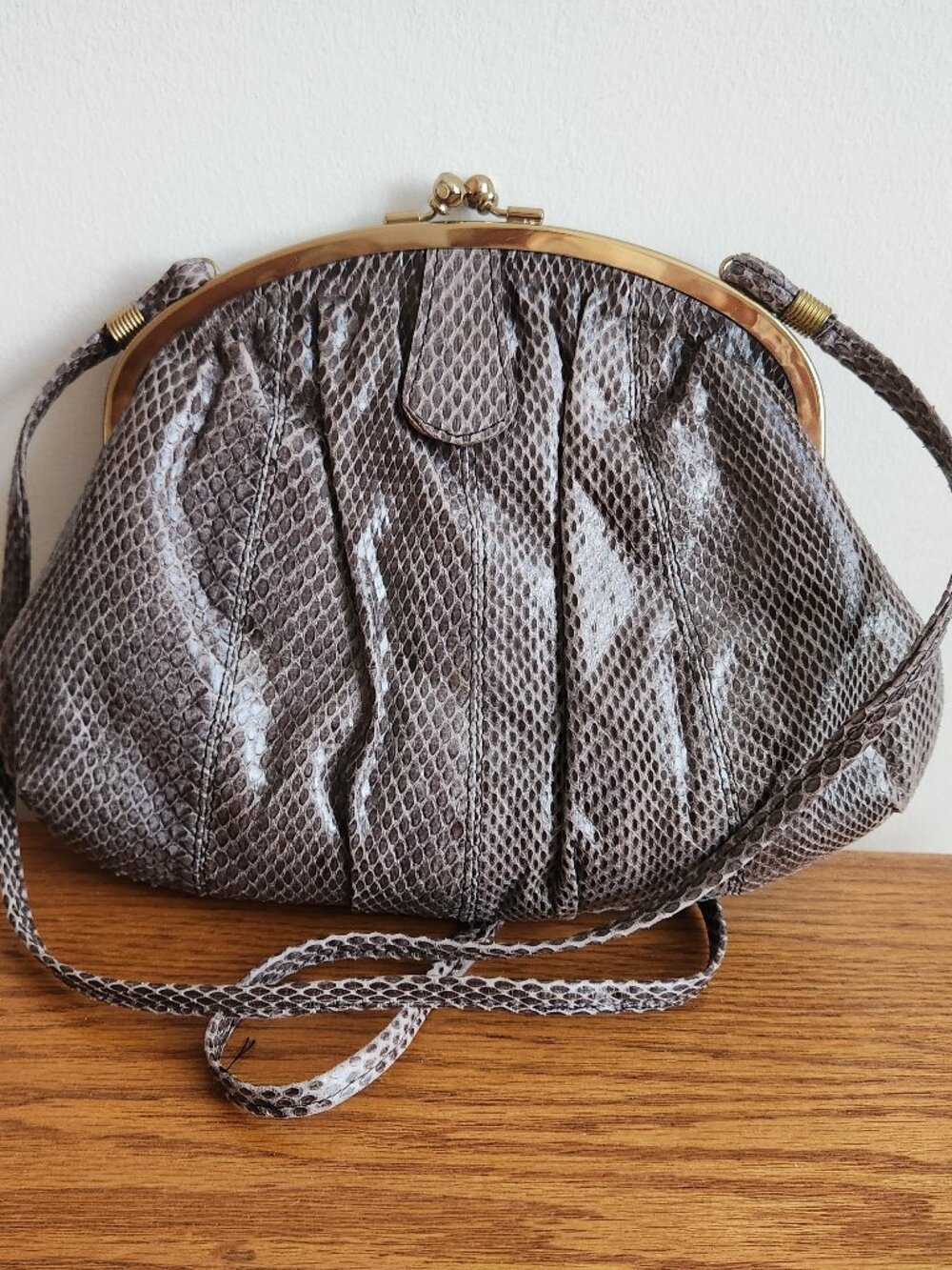 VINTAGE GENUINE SNAKESKIN LEATHER GREY CROSSBODY SHOULDER BAG